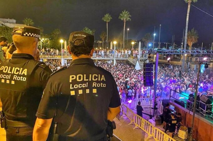 Agentes de la Policía Local de Rota (Cádiz), donde se investigan tres nuevos casos
