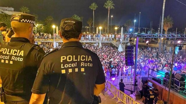 Agentes de la Policía Local de Rota (Cádiz), donde se investigan tres nuevos casos