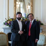 Gustavo Petro recibe al presidente de Chile, Gabriel Boric, en el Palacio de Nariño
