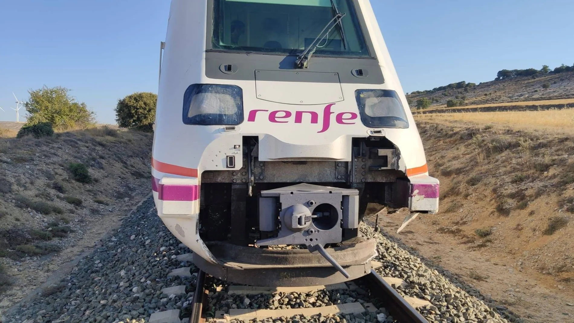 Accidente sin heridos por colision entre un tren y una furgoneta en la linea Soria-Torralba, en una imagen de archivo