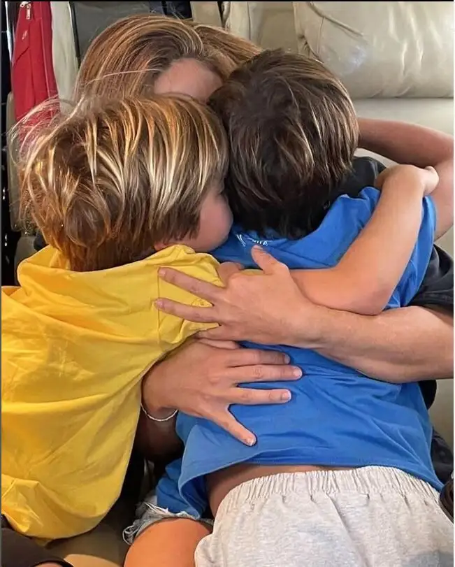 Shakira con sus hijos