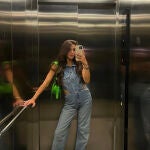 Violeta Mangriñán con mono de Zara.