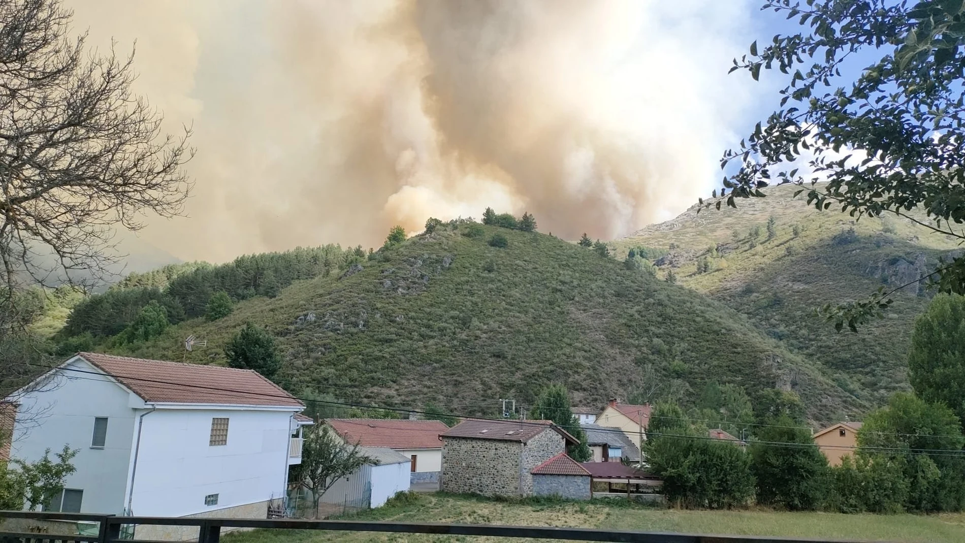 Incendio en Boca de Huérgano (León). JCYL 09/08/2022