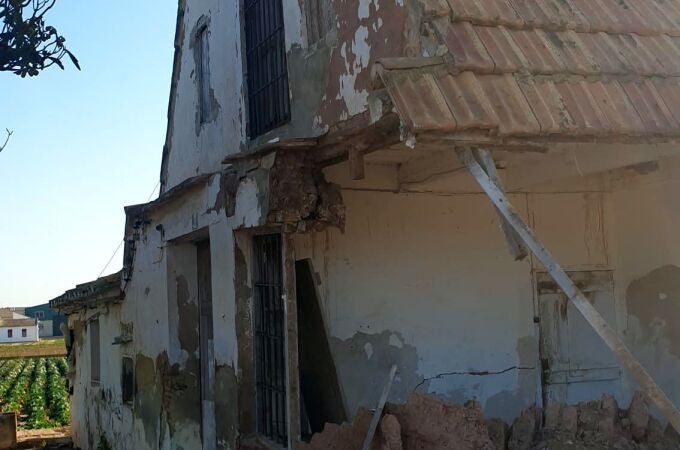 La barraca del Coixo Navarro, en Alboraia, tras los derrumbes sufridos el pasado mayo