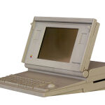 El Macintosh M5120 fue el primer ordenador portátil con una batería integrada.