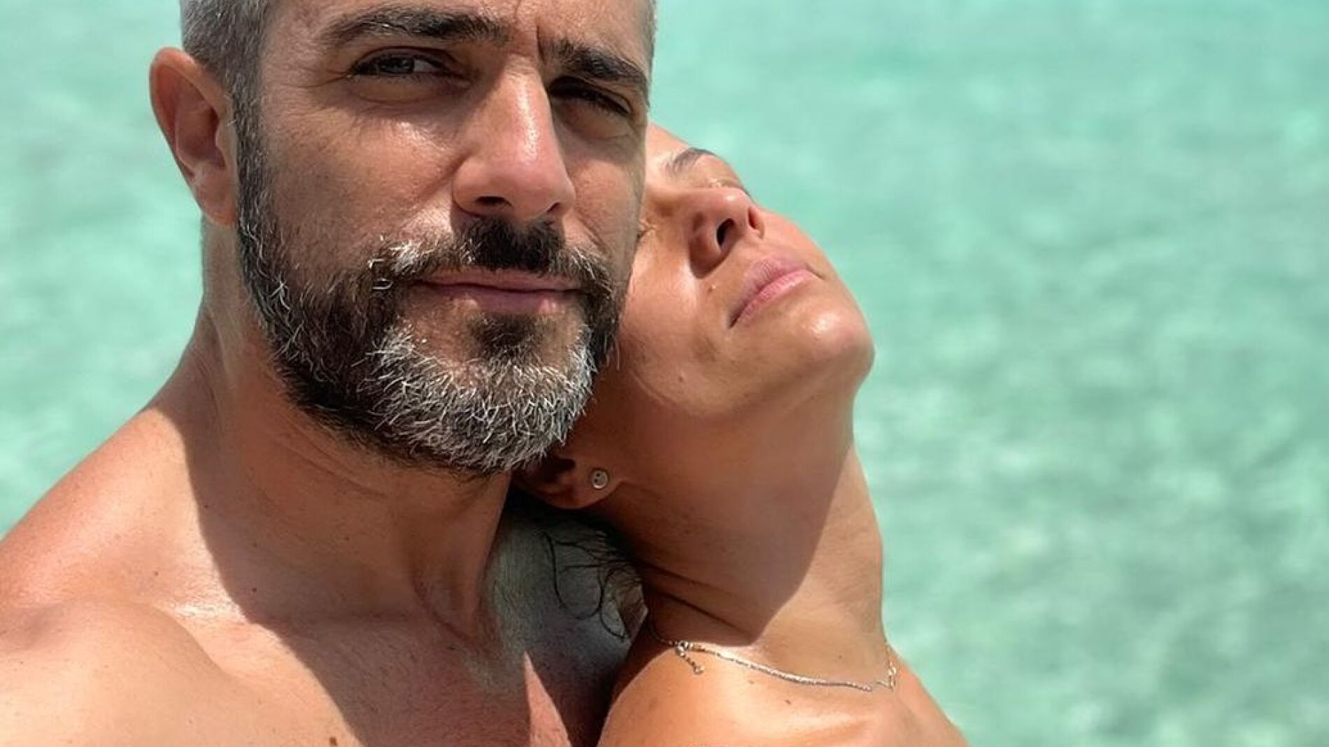 Así están siendo las románticas vacaciones de Roberto Leal y Sara Rubio en las Maldivas