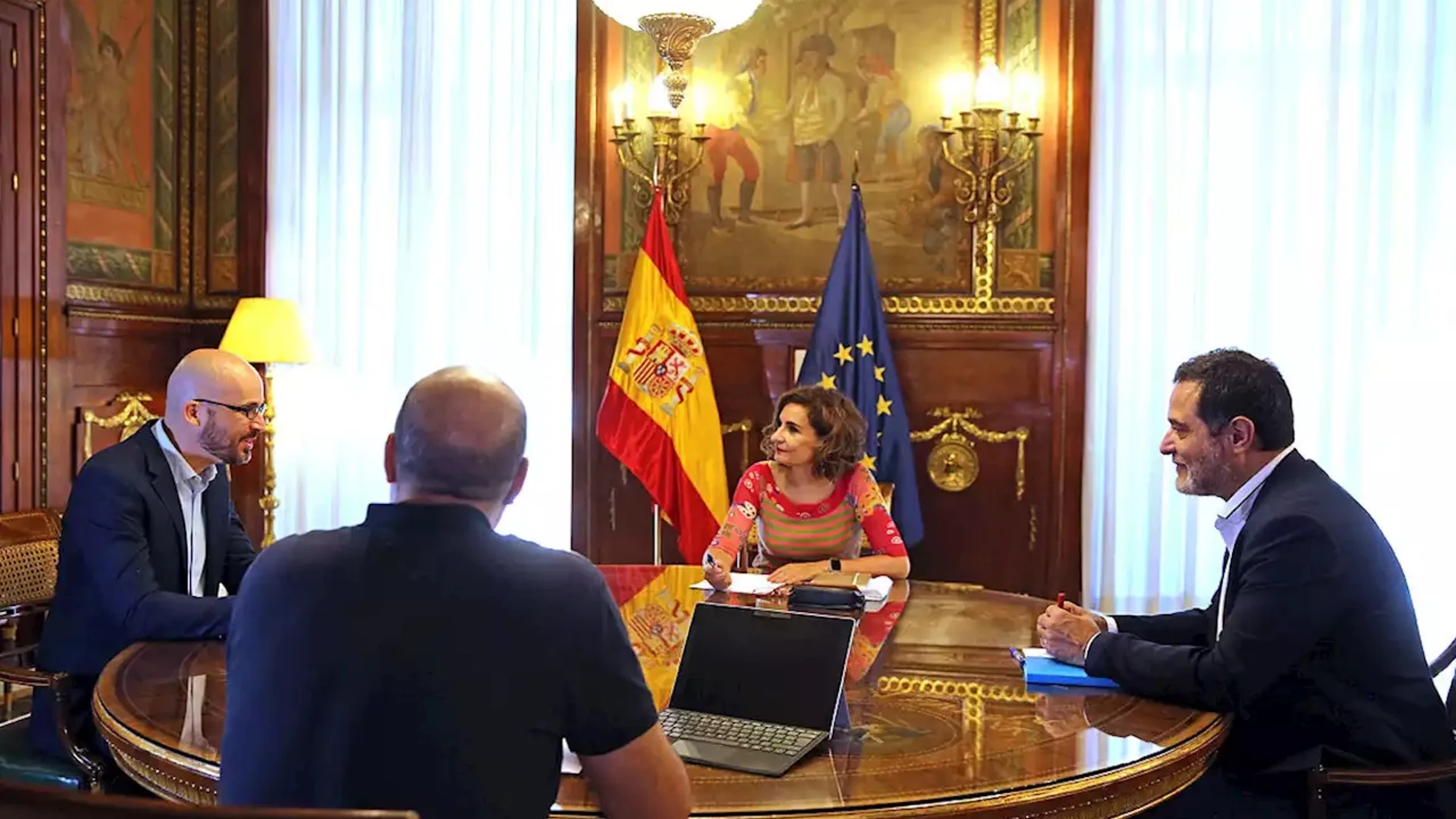 Negociaciones de los Presupuestos Generales del Estado (PGE) de 2023, con una reunión liderada por la ministra de Hacienda, María Jesús Montero, por la parte socialista, y el secretario de Estado de Derechos Sociales, Nacho Álvarez, y el director de gabinete de Yolanda Díaz, Josep Vendrell, por la parte de la formación morada