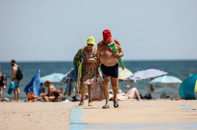 LA RAZÓN pregunta a los españoles: ¿Cuántas semanas de vacaciones tiene en agosto?