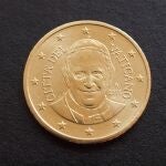 Cincuenta céntimos de euro de la Ciudad del Vaticano con el retrato del Papa Bergoglio Francisco I