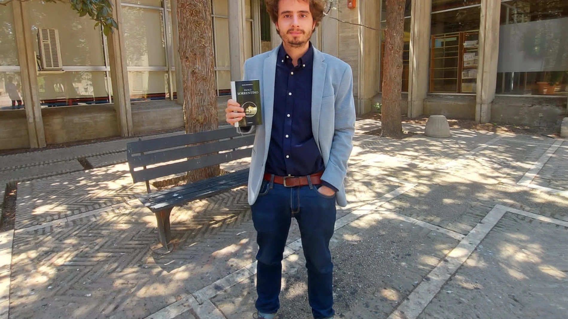 Elios Mendieta es doctor en Estudios Literarios por la Universidad Complutense de Madrid