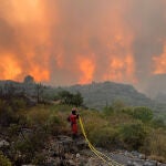 Trabajos de liquidación y refresco efectuados este lunes en el incendio forestal de Useres (Castellón)