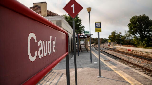 Cuatro pasajeros continúan hospitalizadas, dos de ellas con pronóstico grave, tras el incidente en el tren a su paso por Bejís