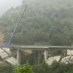 Desmantelamiento del vano del viaducto de Castro (León)