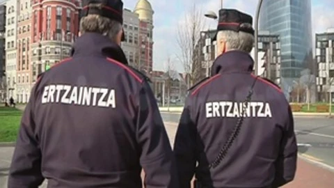 Agentes de la Ertzaintza