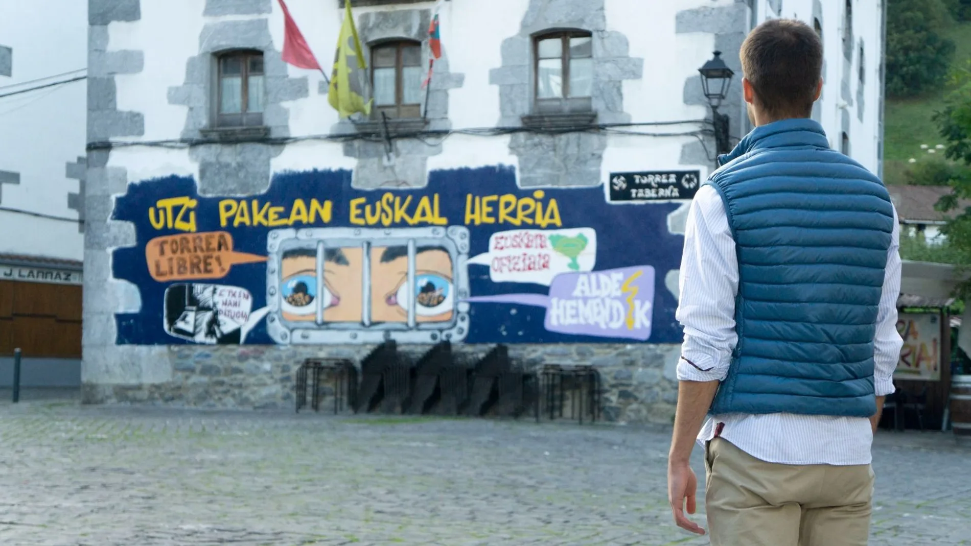 Pintadas que reclaman  la «libertad» del País Vasco