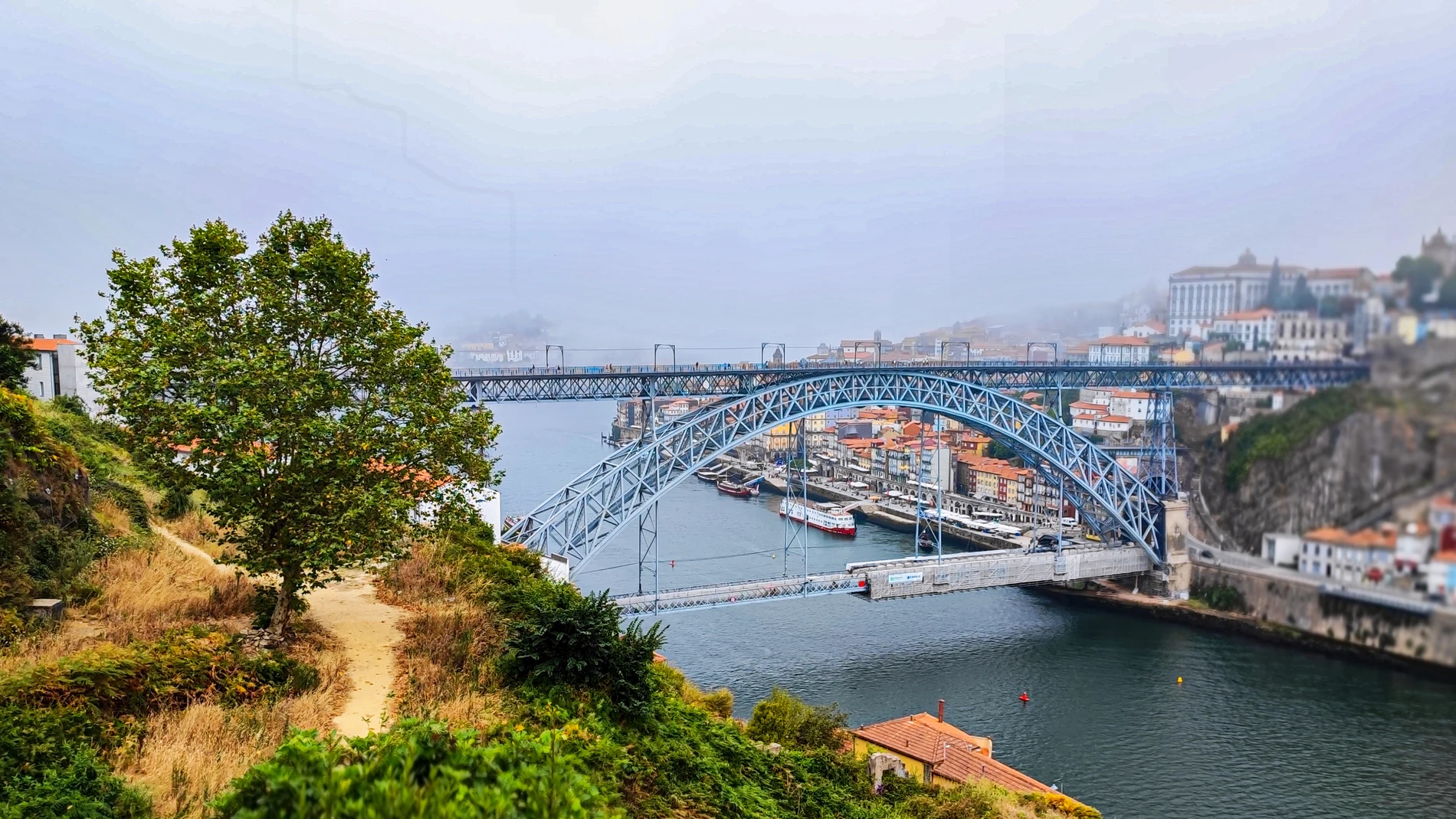 El Puente Luis I, uno de los emblemas de Oporto, está considerado una obra maestra de la arquitectura de hierro