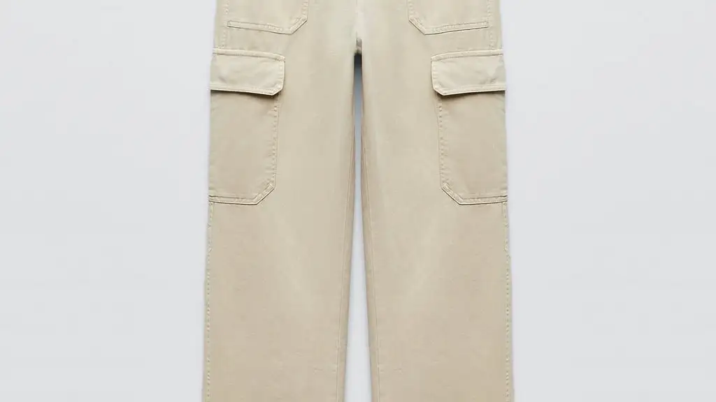 Pantalón cargo straight, de Zara