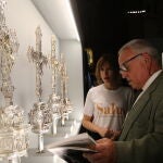 El consejero de Cultura, Turismo y Deporte, Gonzalo Santonja, visita la exposición 'SALUS. La Iglesia en Aliste y Alba'