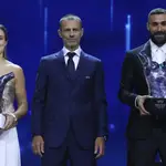 Ceferin, junto a Alexia y a Benzema en la pasada gala de la UEFA