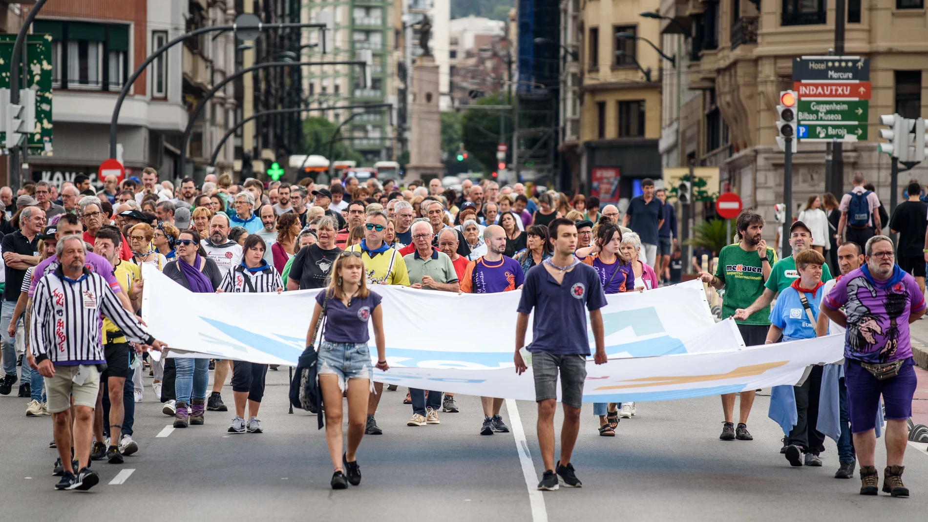 Manifestación por las calles de Bilbao en la defensa de los derechos de los presos de ETA