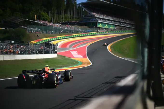 F1: Verstappen y Red Bull “arrollan” a Ferrari
