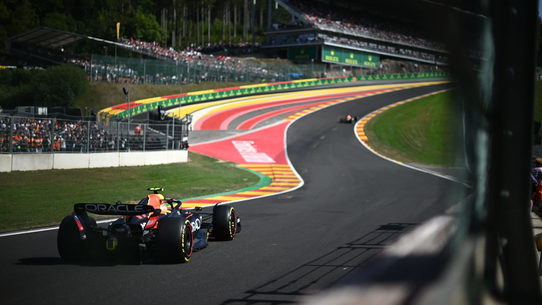 F1: Verstappen y Red Bull “arrollan” a Ferrari