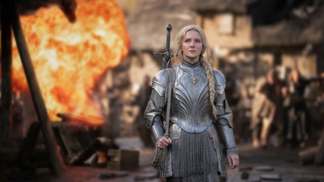 Morfydd Clark da vida a una joven Galadriel en «Los anillos de poder»