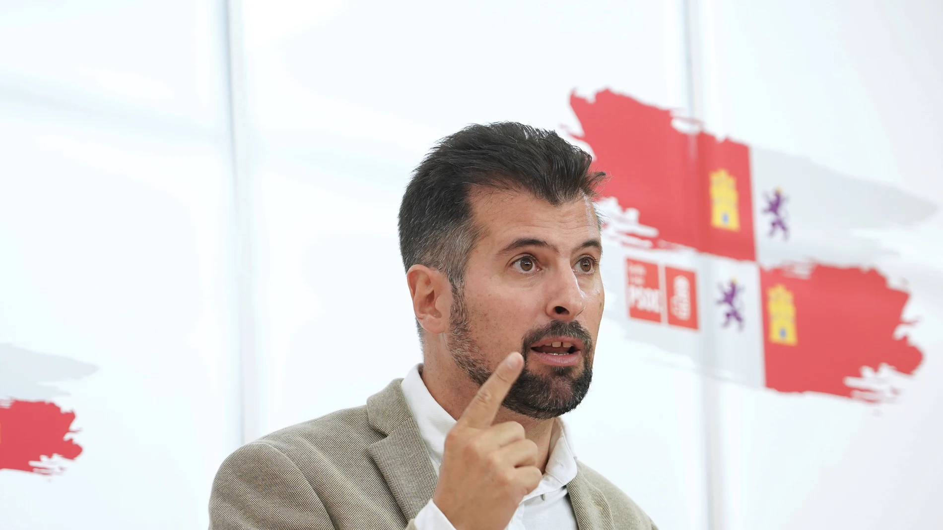 El secretario general del PSOECyL, Luis Tudanca, analiza diversos asuntos de actualidad política de Castilla y León