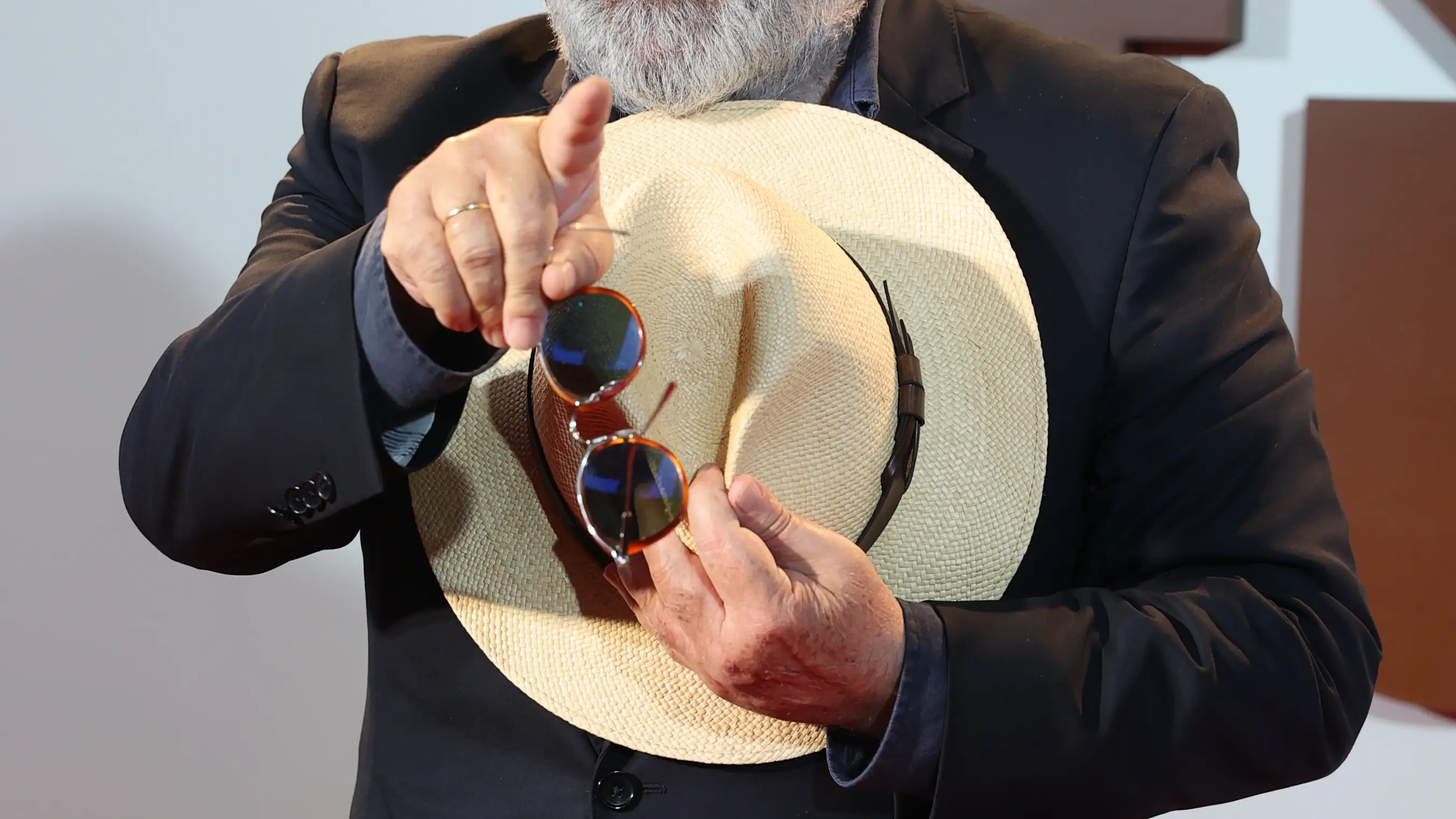 El actor Antonio Resines posa a su llegada al photocall del estreno de la película 'El test'