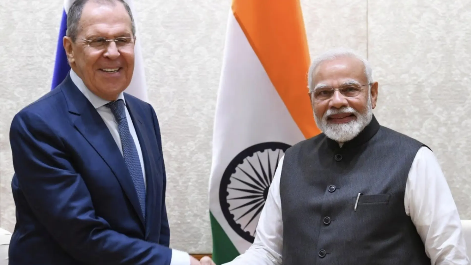 El ministro de Exteriores de Rusia, Sergei Lavrov, y el primer ministro indio, Narendra Modi, en una imagen de archivo en Nueva Delhi.