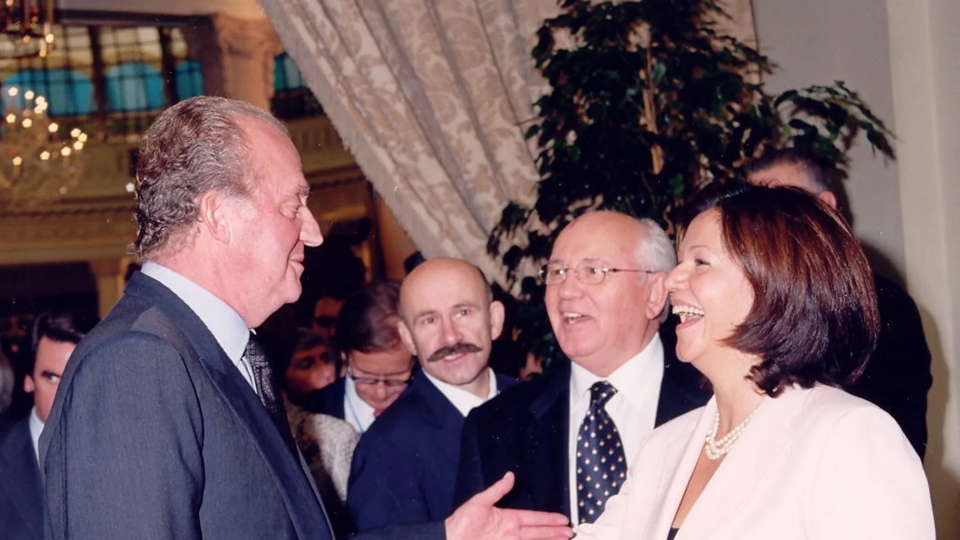 Momento irrepetible con Mijail Gorbachov y el Rey Juan Carlos