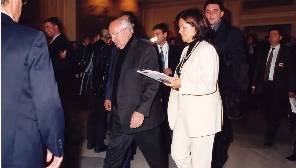 Acompañando a Gorbachov en su llegada a Madrid