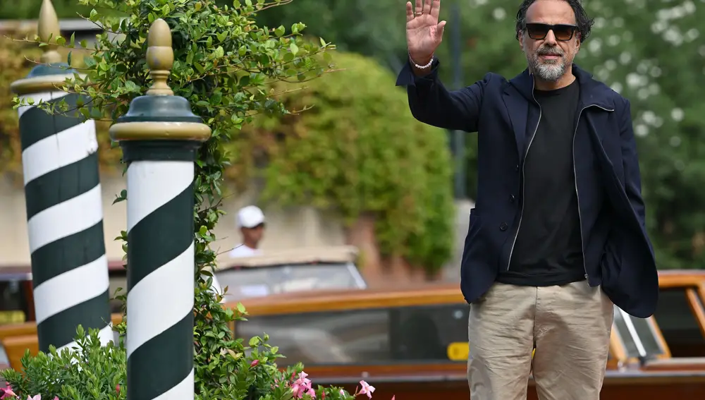 Alejandro González Iñárritu a su llegada a la playa del Lido