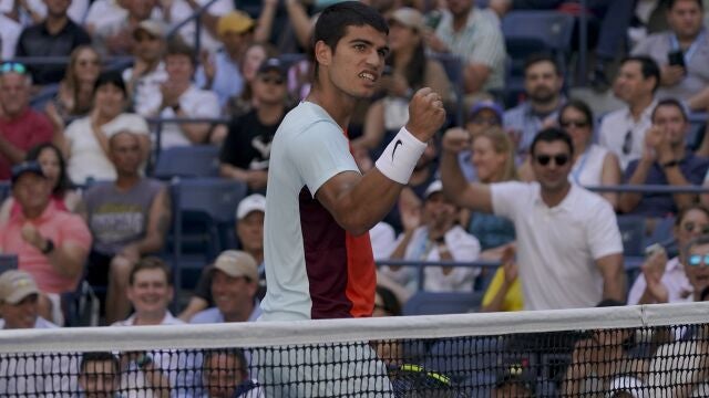 Carlos Alcaraz se mostró muy superior al argentino Federico Coria