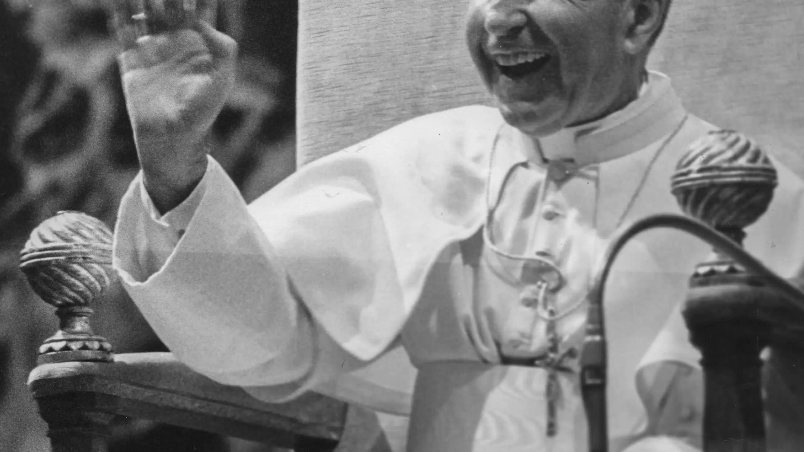 Imagen: AP Photo/Giulio Broglio. El Papa Juan Pablo I esperando su primera Audiencia General en el Vaticano el 6 de Septiembre de 1978.