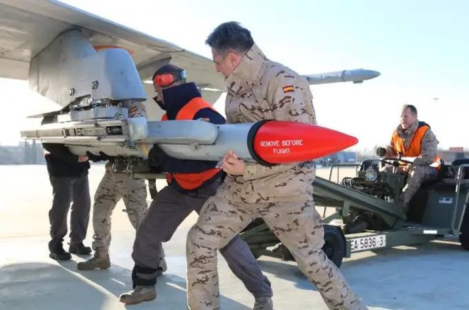 Reino Unido mandará a Ucrania misiles aire-aire AIM-120 AMRAAM, como los que tiene España