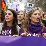La ministra de Igualdad, Irene Montero, y la delegada del Gobierno contra la Violencia de Género, Victoria Rosell, en una manifestación por el Día de la Mujer