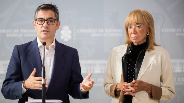 La presidenta del Consejo de Estado, María Teresa Fernández de la Vega, se reúne en la sede del Consejo con el ministro de Presidencia, Relación con las Cortes y Memoria Democrática, Félix Bolaños.
