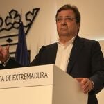 El presidente de la Junta de Extremadura, Guillermo Fernández Vara, en rueda de prensa en Mérida JORGE ARMESTAR -- EUROPA PRESS
