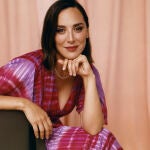 Tamara Falcó posa con su nueva colección junto a Pedro del Hierro.