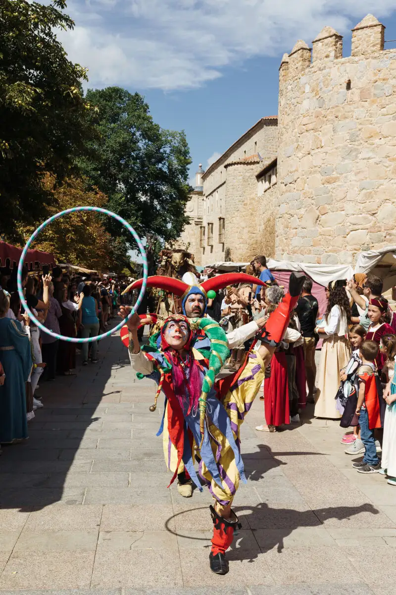 Desfile de Las Tres Culturas en el marco de las XXV Jornadas Medievales que se celebran durante el fin de semana en Ávila