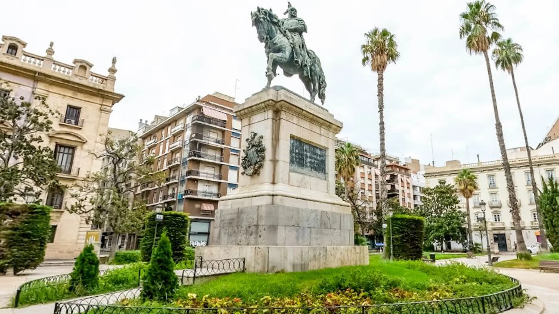 La estatua ecuestre de Jaume I esconde un objeto que muy pocos conocen