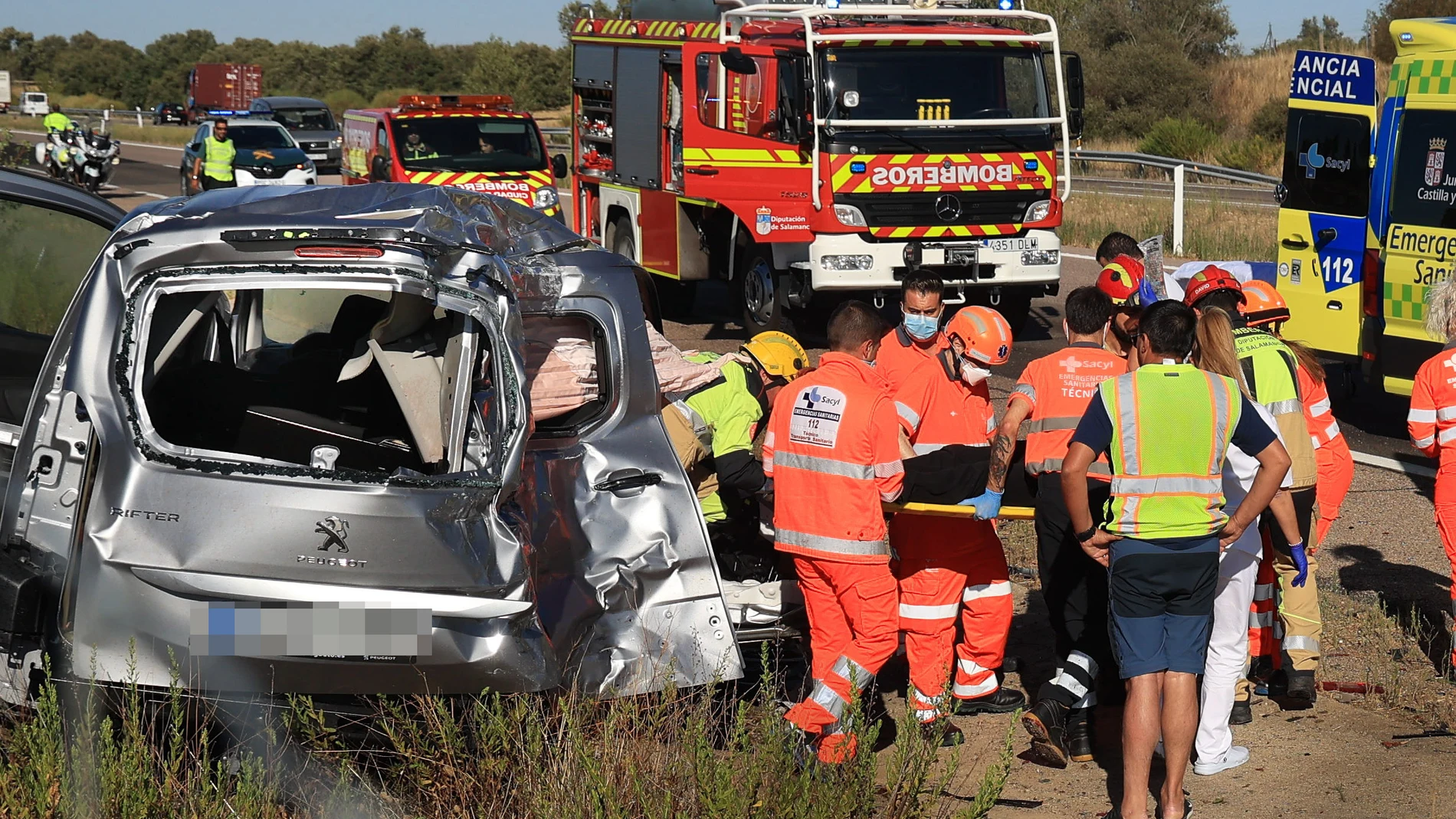 Fallece una mujer y un hombre resulta herido en un accidente en la A-62 a la altura de Martín de Yeltes (Salamanca)