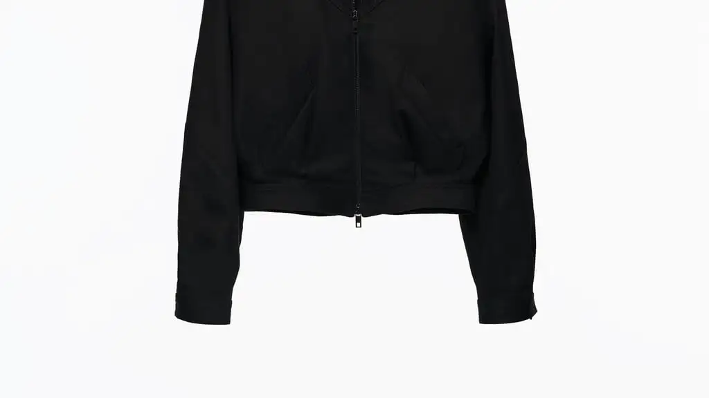 Bomber brillos Limited Edition, de Zara