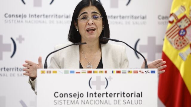 La ministra de Sanidad, Carolina Darias durante la rueda de prensa de este lunes tras reunión del Consejo Interterritorial de Sanidad. EFE/ Rodrigo Jiménez