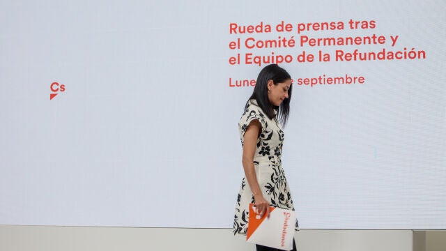 The president of Ciudadanos, Inés Arrimadas, on her way out of a press conference, after a joint meeting of the Standing Committee and the Ciudadanos Team, at the national headquarters of Cs, on September 5, 2022, in Madrid (Spain). During the press conference, they have informed about the refoundation works of the party that are being carried out. 05 SEPTEMBER 2022;REFOUNDATION;CITIZENS;MEETING;PARTY;CS Ricardo Rubio / Europa Press 05/09/2022
