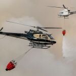 helicópteros luchando contra incendios