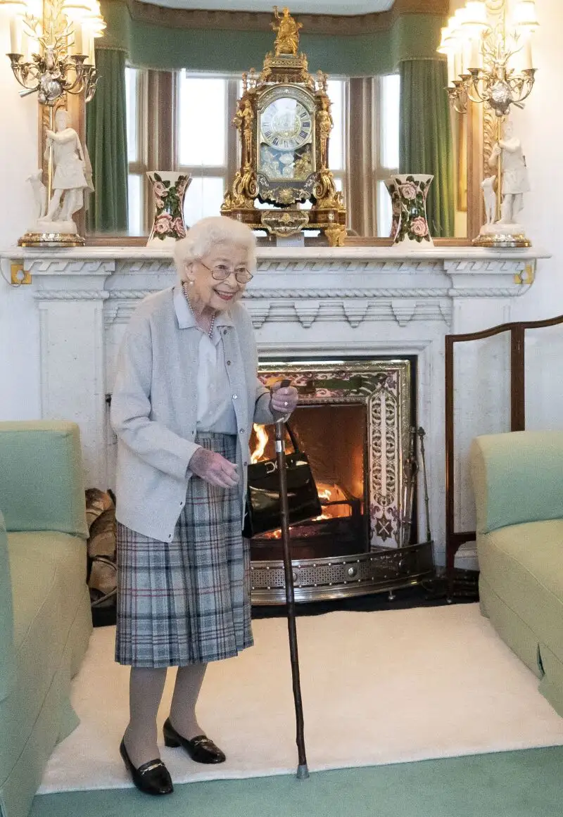 La reina Isabel II en una de sus últimas apariciones públicas en Balmoral