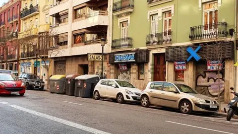 Imagen de los Cines X en la calle Cuenca de Valencia