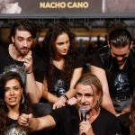 El músico Nacho Cano junto a parte del elenco de su nuevo espectáculo, "Malinche"
